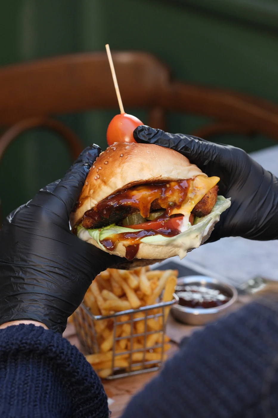 Chicken Cheeseburger + Tuborg Fıçı 50 cl